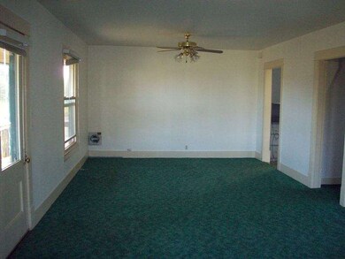 1010 Crossing St, Raymond, WA 98577 - photo 6