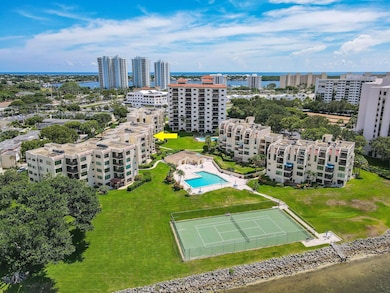 372 Golfview Rd unit 201, North Palm Beach, FL 33408 - photo 2