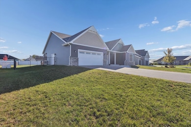 3189 S Warbler Ct, Beloit, WI 53511 - photo 3