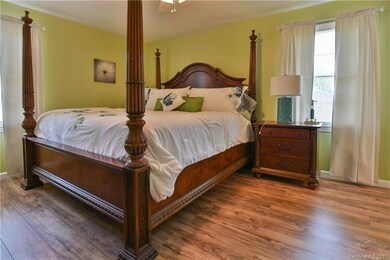 112 Allenwood Cir, Hendersonville, NC 28792 - photo 5