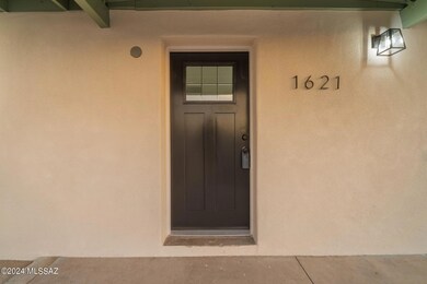 7-web-or-mls-1621 W Windsor Street - MLS