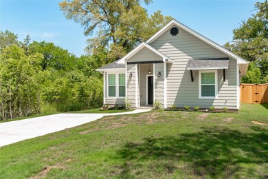 605 W Parnell St, Denison, TX 75020 - photo 2