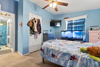 3000 S Chester Ave unit 14, Bakersfield, CA 93304 - photo 6