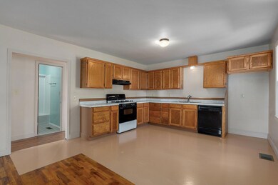 1163 S Glenn Ave-10