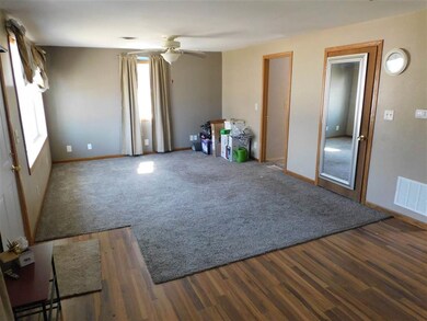 105 N Oak St, West Union, IA 52175 - photo 4