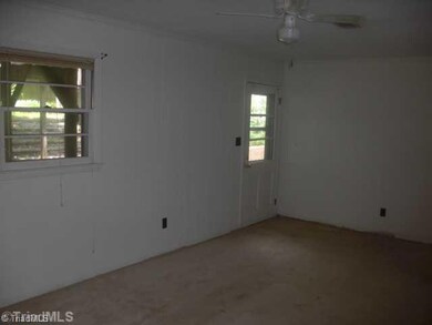 4914 Yarmouth Dr, Greensboro, NC 27407 - photo 7