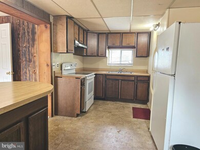 11125 Bird River Grove Rd, White Marsh, MD 21162 - photo 3