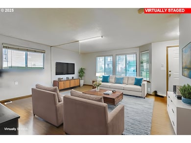 9827 N Ivanhoe St, Portland, OR 97203 - photo 5