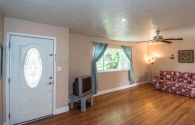 1464 Mistletoe Ln, Redding, CA 96002 - photo 3