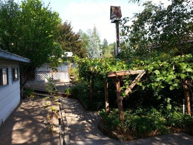 927 Mayfair Ln, Grants Pass, OR 97527 - photo 6