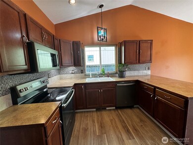 427 Stadium Loop, Napavine, WA 98565 - photo 4