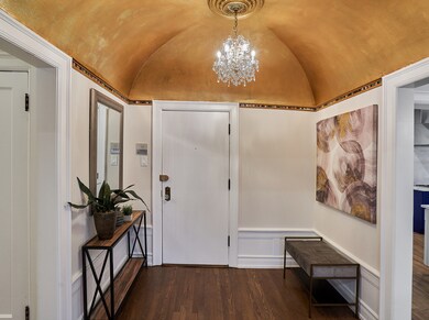 2918 N Pine Grove Ave unit 1, Chicago, IL 60657 - photo 2