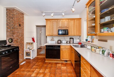 10 Irving St unit 2, Somerville, MA 02144 - photo 5