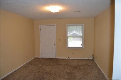 643 W Sharpe St, Statesville, NC 28677 - photo 6