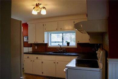 33 Carnation Dr, Cranston, RI 02920 - photo 6