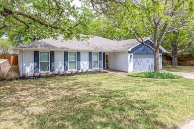 1709 Bedford Oaks Dr, Bedford, TX 76021 - photo 3
