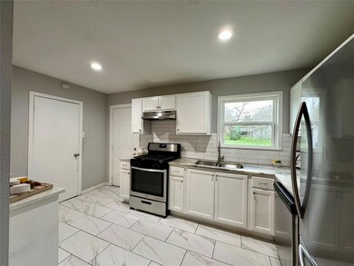 607 Bluebonnet Dr, Hurst, TX 76053 - photo 6