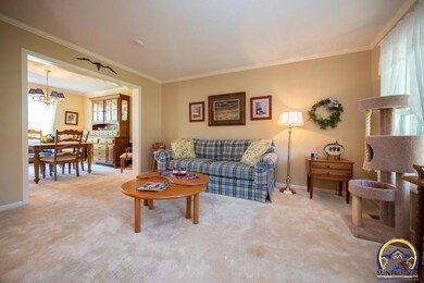 824 SE 43rd Terrace, Topeka, KS 66609 - photo 6