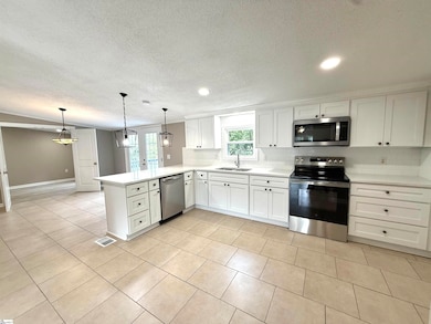 130 Bell Ave, Inman, SC 29349 - photo 3