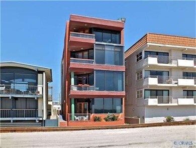 Uniquely stylish 3-unit condo complex