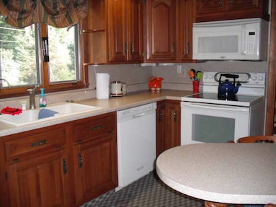 522 9th St, Covington, IN 47932 - photo 7