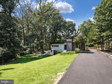 6724 S Benson Dr, Alexandria, VA 22306 - photo 2