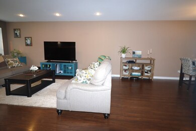 1913 Cherrywood Ct, Joliet, IL 60435 - photo 6