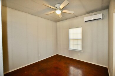 217 Price Ln unit 17, Weatherford, TX 76085 - photo 6