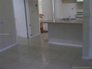 17565 NW 67th Place unit 8, Hialeah, FL 33015 - photo 6