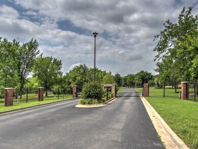 8887 S 264th East Ave, Broken Arrow, OK 74014 - photo 2