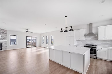 2422 SE 5th St, West Des Moines, IA 50265 - photo 3