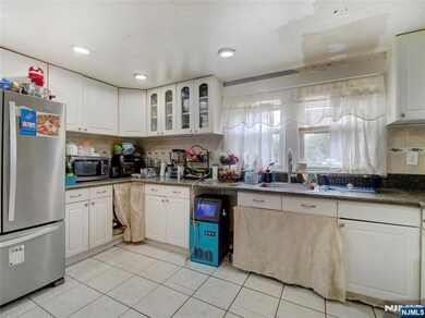 82 S Roosevelt Square, Englewood, NJ 07631 - photo 6