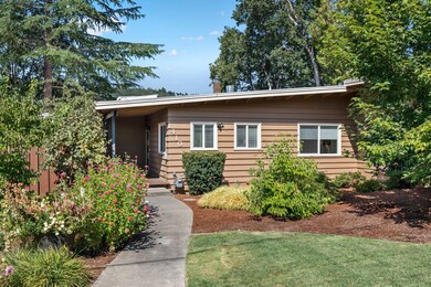 1410 NW Hawthorne Ave, Grants Pass, OR 97526 - photo 2