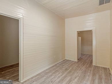 245 Atlanta St, Barnesville, GA 30204 - photo 4