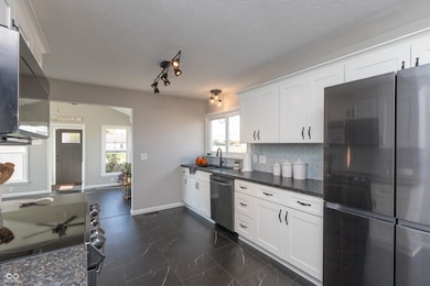 1711 W 2nd St, Seymour, IN 47274 - photo 5