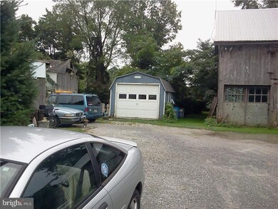 148 W Main St, Leola, PA 17540 - photo 5