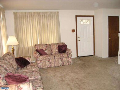 204 Evergreen Ave, Folsom, PA 19033 - photo 6