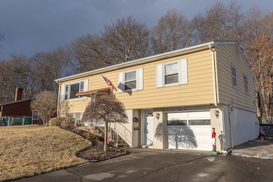 63 Lynch Dr, Holyoke, MA 01040 - photo 2