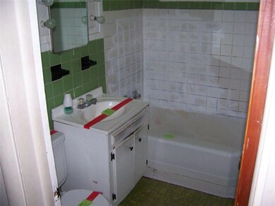 3214 E Gregory Blvd, Kansas City, MO 64132 - photo 5