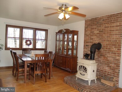 6342 Indian Creek Rd, Zionsville, PA 18092 - photo 7