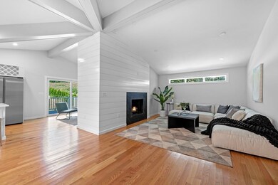 243 Hardy Pond Rd, Waltham, MA 02451 - photo 4