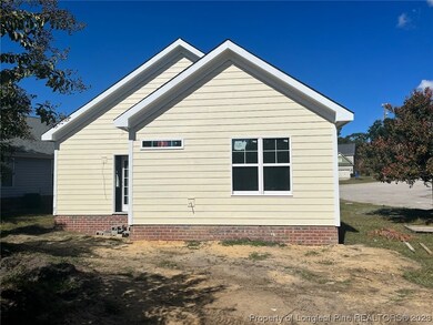 825 Falling Creek Ln, Fayetteville, NC 28304 - photo 3