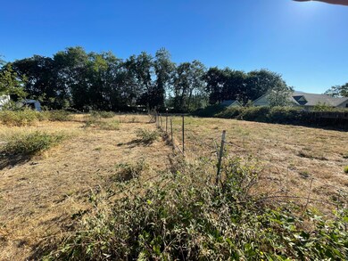 230 Almond St, Merlin, OR 97532 - photo 7