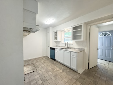 1911 Sherwood Forest St unit 17, Houston, TX 77043 - photo 7