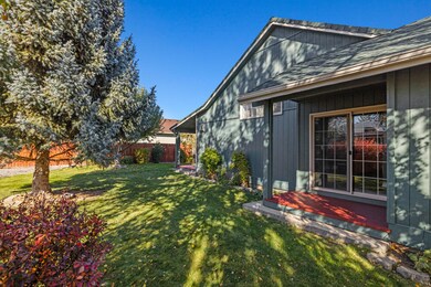 6511SarahCir.-14