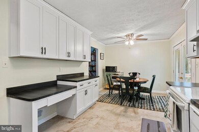 26488 Yowaiski Mill Rd, Mechanicsville, MD 20659 - photo 6