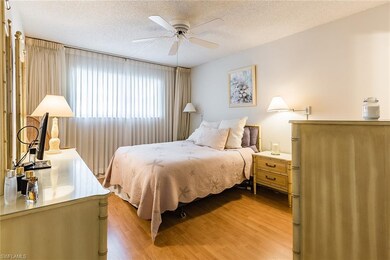 Central Gardens unit 216, Naples, FL 34102 - photo 6