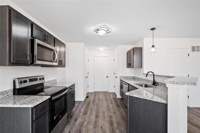 6823 Hampshire Ct, Maryville, IL 62062 - photo 5