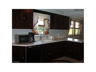 Modern updated kitchen with ceramic tile