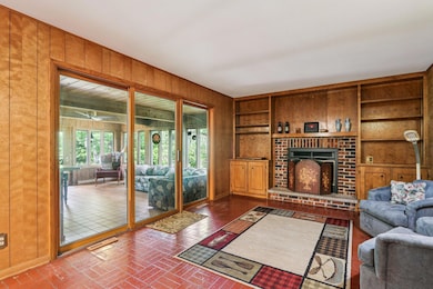 18-web-or-mls-W Page St-0606-016